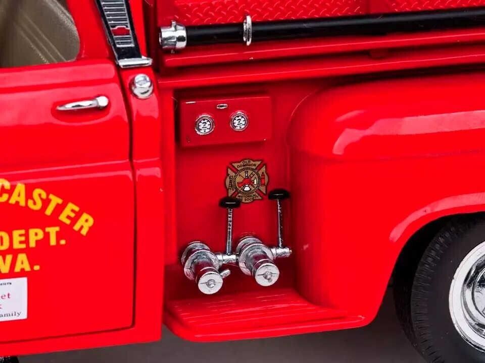 Sunstar 1/18 Scale 1965 Chevrolet Fire Truck Diecast Sunstar 1/18 Scale 1965 Chevrolet Fire Truck Diecast