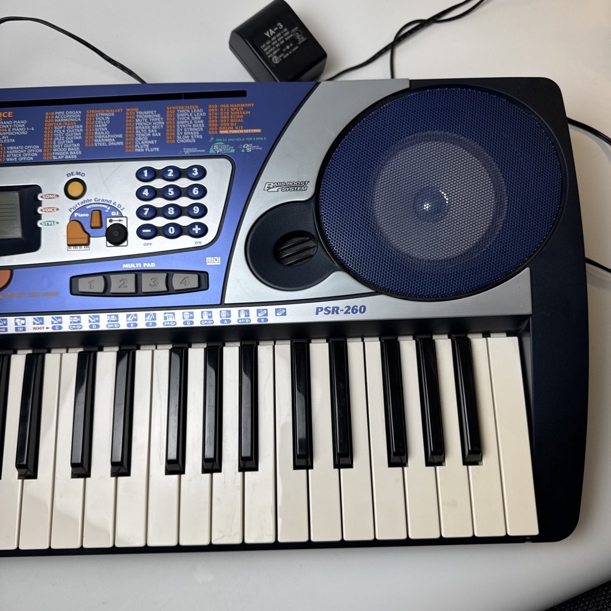 Yamaha PSR-260 Electronic Keyboard 61 Keys - Completely Tested