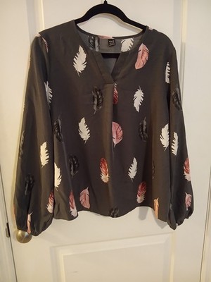 SHEIN Women's Feather Print Long Sleeve Split Neck Blouse Size Medium