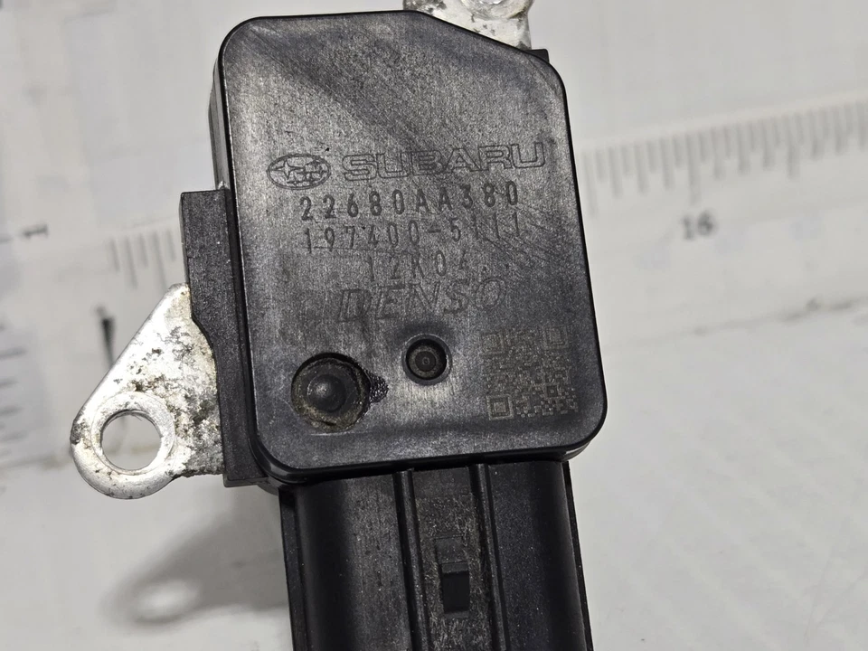 Sensor de flujo de aire masivo Subaru Impreza 2008-2017 medidor MAF 22680AA380 OEM Foto 3 de 4