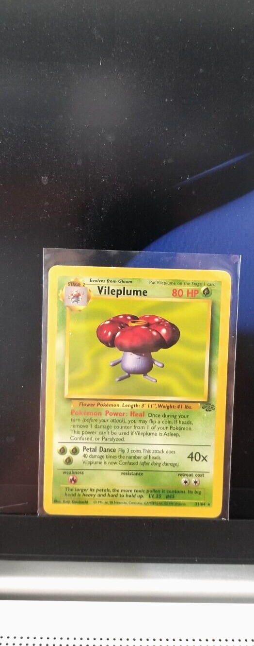 Vileplume 31/64 - RARE Non Holo Jungle Pokemon Card (Mint)