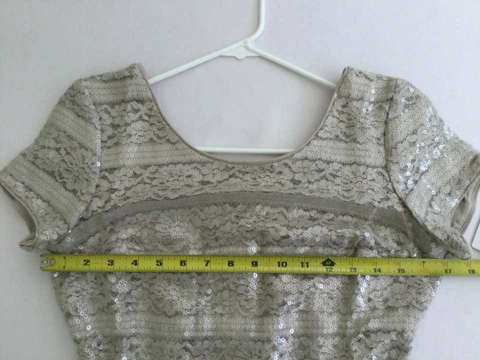 Vestido Donna Ricco Vaina Lentejuelas Beige Encaje Talla 4 Boda Fiesta Evento Elegante NUEVO Foto 4 de 4