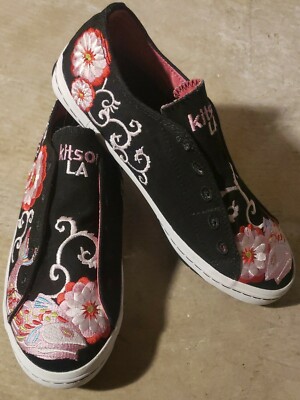 Kitson LA Womens Embroidered Koi Fish Black/Multi Slip On Sneakers