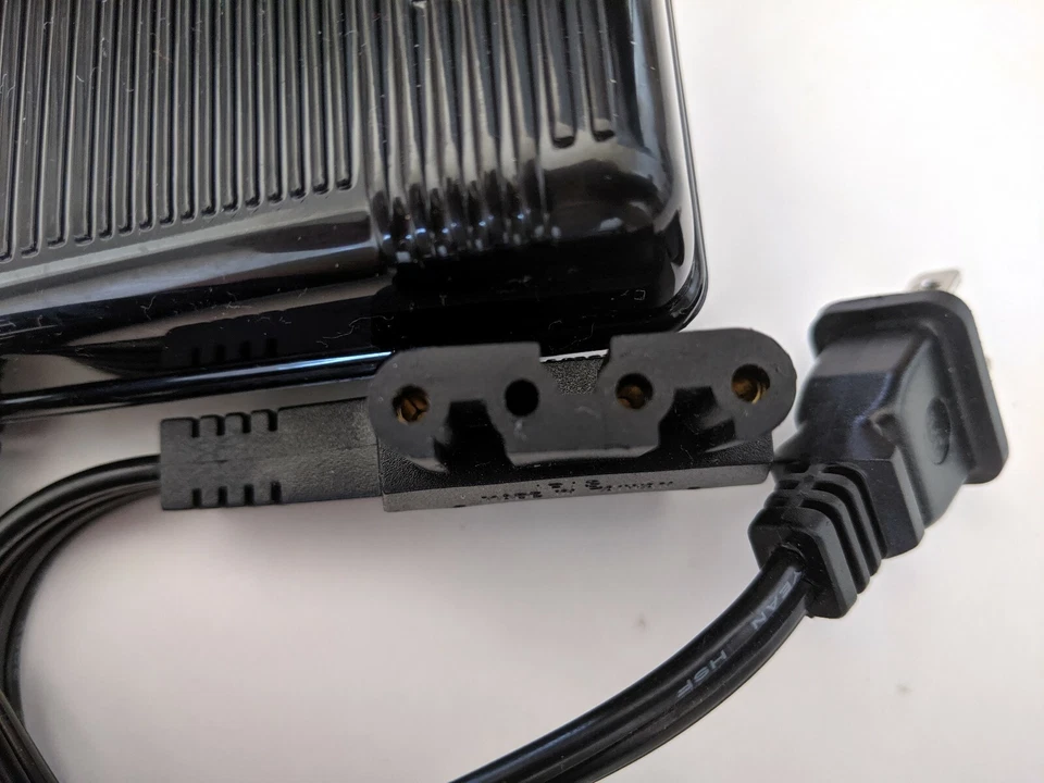Electronic FOOT CONTROL PEDAL Bernina Old style 830,831,800,640,540,Round Type  - Image 3 of 4