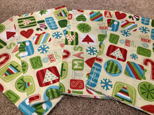Lot of 4 Fat Quarters Merry Christmas Noel Peace Trees Hearts Gifts Quilt Craft