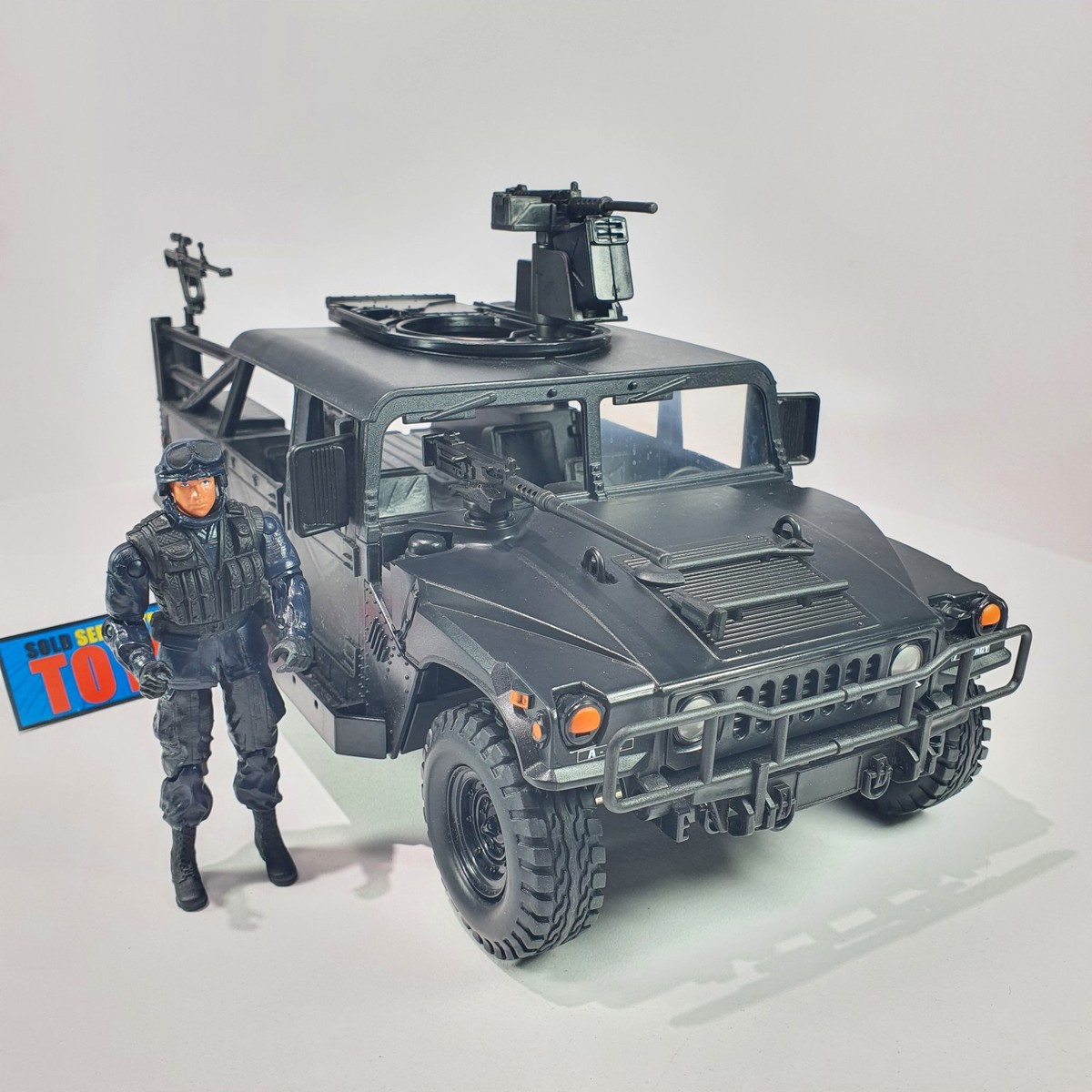 Vtg GI Joe NIGHT OPS HUMVEE vehicle + ROLL BAR figure 100
