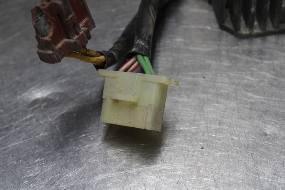 00-04 APRILIA SL1000 FALCO RECTIFIER VOLTAGE REGULATOR - Image 3 of 4