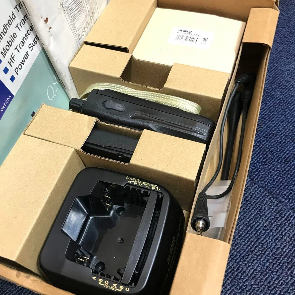 Transceptor Alinco DJ-S47 UHF FM 5W 430 MHz Foto 2 de 4