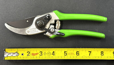 FREUND - TRUE FRIENDS  1749-SN   Professional Pruning Shears  GERMANY