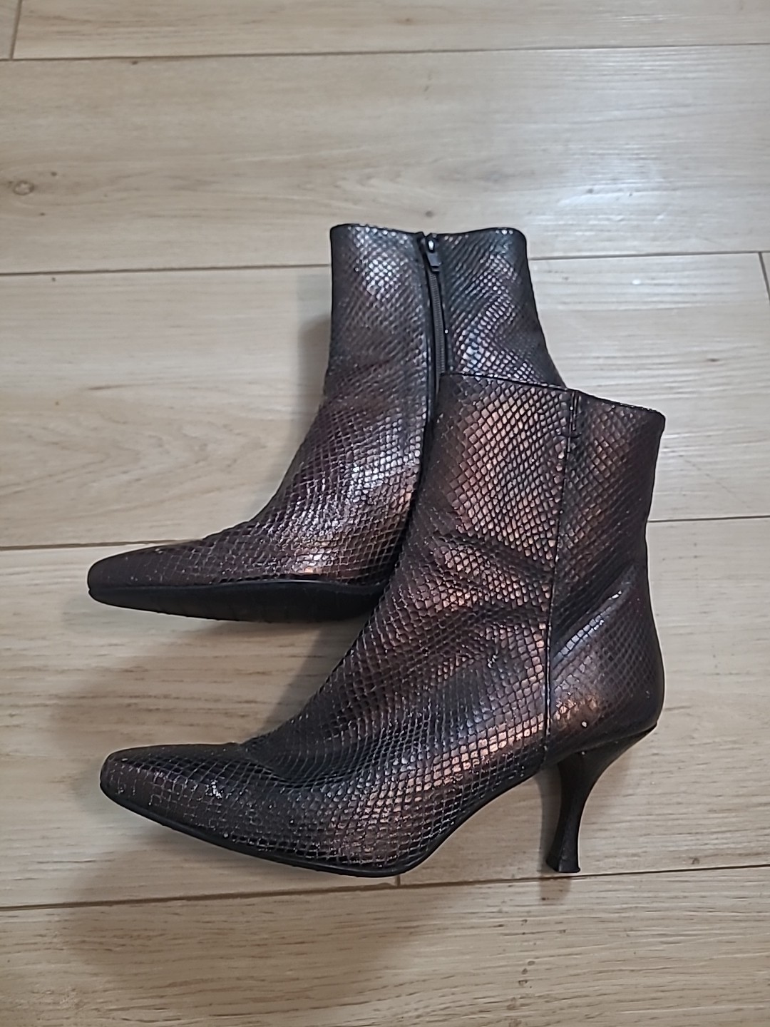 Stuart Weitzman Brown Snakeskin Patterned Leather… - image 1