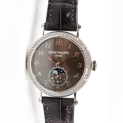 Patek Philippe 33mm Calatrava 18k White Gold Diamond 7121/200G-010 Watch.