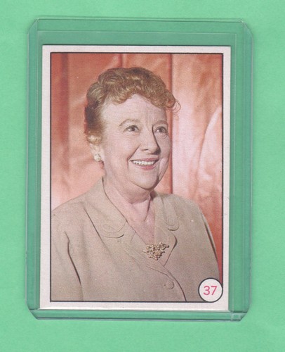 1966 Topps Batman Bat Laffs #37 Aunt Harriet