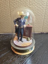 Franklin Mint  " John Wayne "  Domed Figurine J.B. Books
