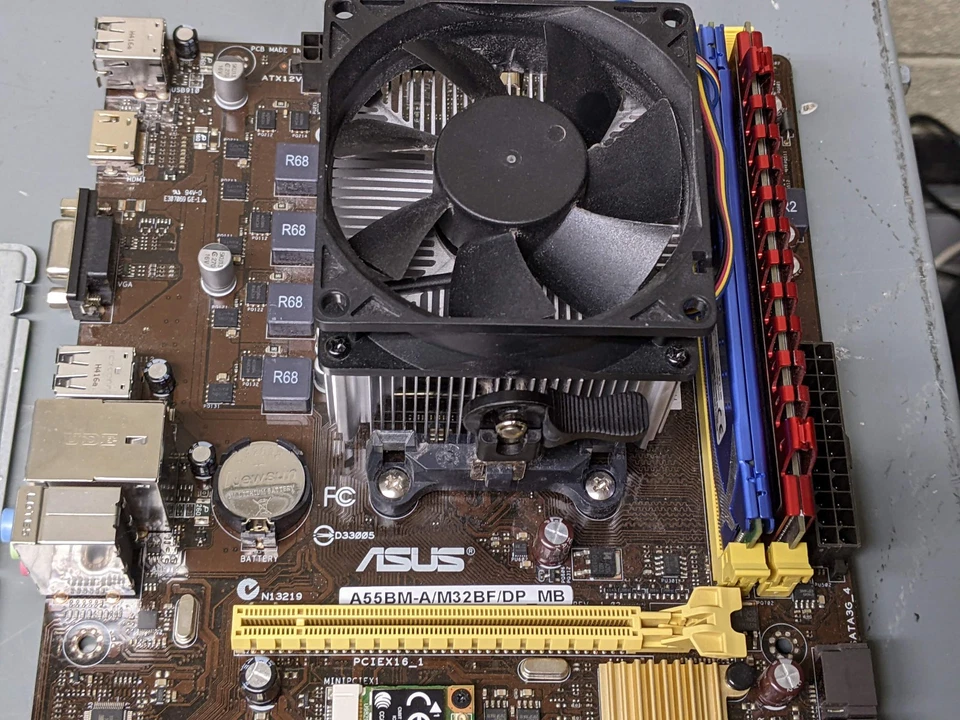 Asus A55BM-A/M32BF/DP MATX FM2+ Motherboard AMD A10-7800 8GB RAM w/ IO Shield - Image 4 of 4