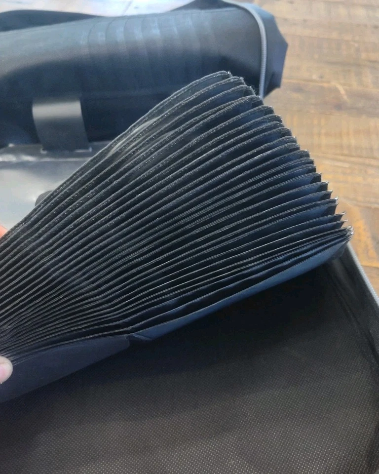 Estuche Carpeta CD DVD Case Logic Capacidad 224 Cremallera Bloqueable Negro Foto 4 de 4