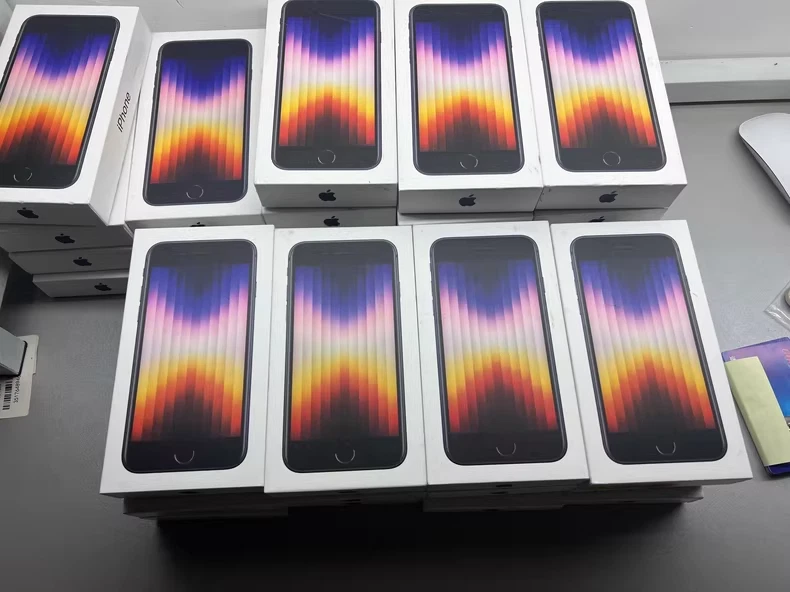 New Apple Iphone SE 3rd Gen 5G 256GB 128GB Factory Unlocked GSM CDMA Smartphones - Image 3 of 4