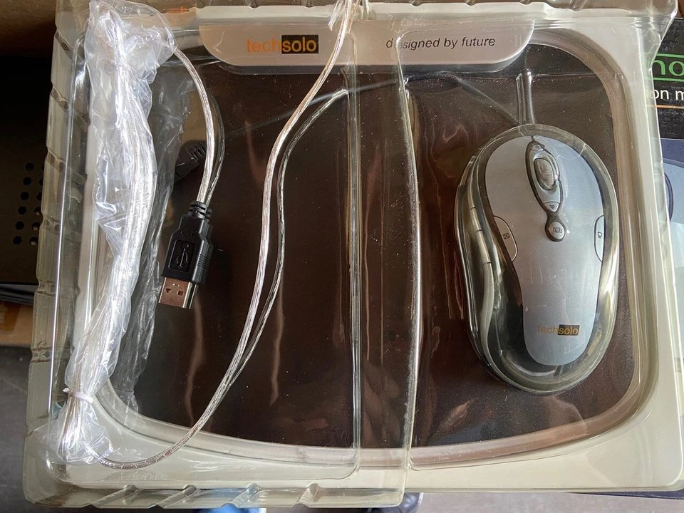 Optical precision mouse with optical mouse pad - Image 2 of 4