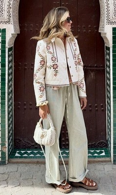 Christian Lacroix 長袖ジャケット 38 NWT Christian Lacroix Floral Embroidered Button Down Ivory Cotton