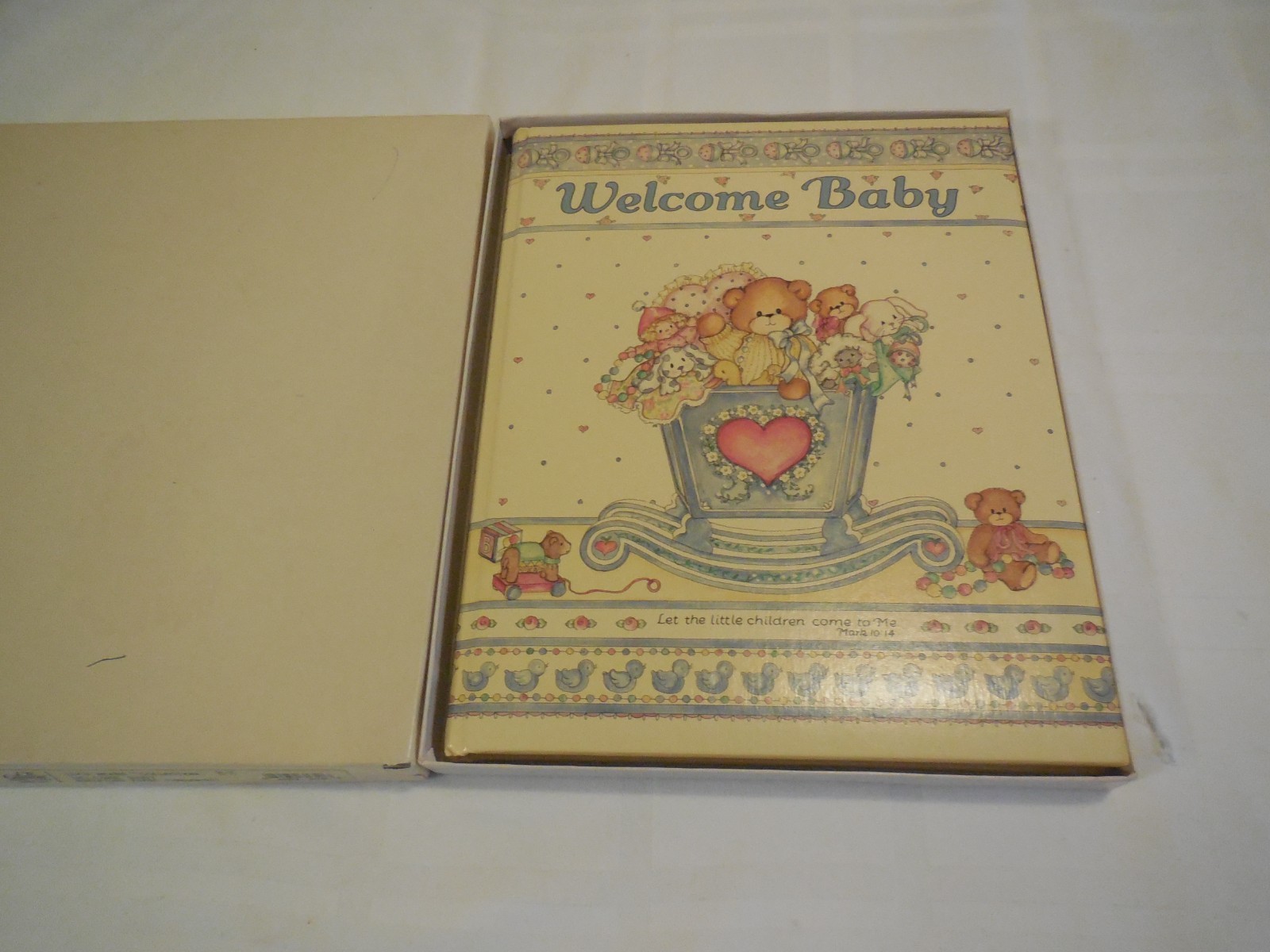 Welcome Baby book. Unused. C R Gibson publisher.