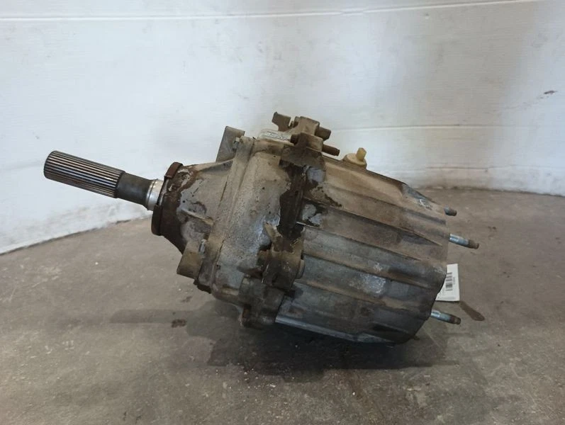 2002-2007 Jeep Liberty Transfer Case Assembly - Image 2 of 4