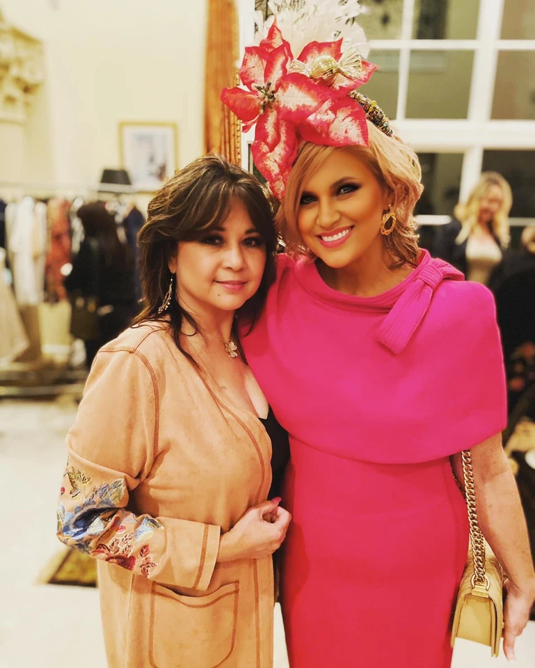 Tiara Aimee Fuller Chapéus Férias Natal Fascinador Joias Douradas Poinsétia - Imagem 3 de 4