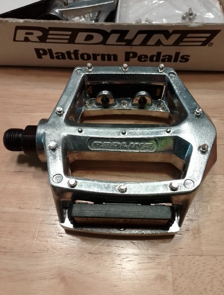 Redline Lo-Profile Platform Alloy Pedal Silver 9/16 NIB - Image 2 of 4