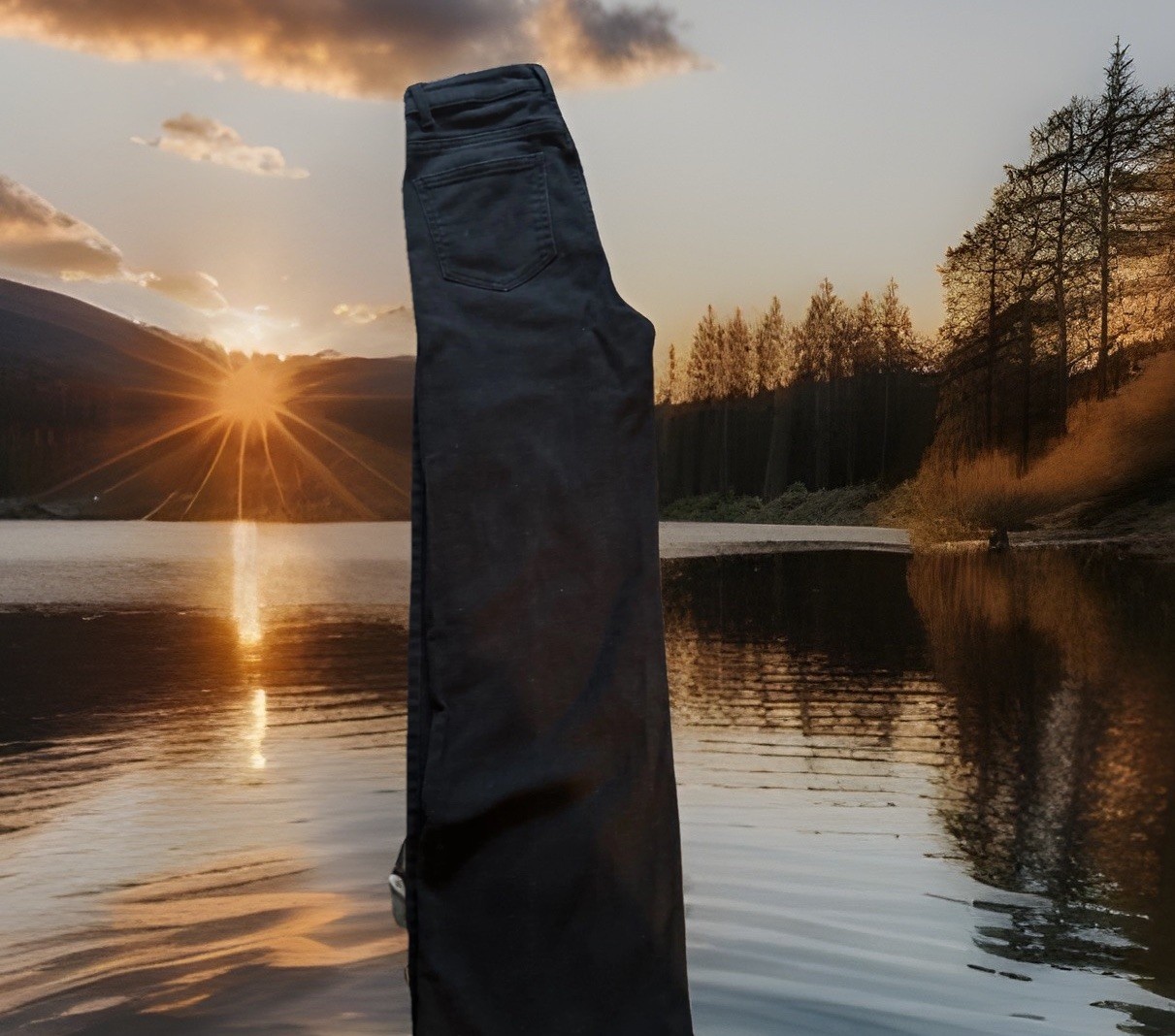 H&M DIVIDED Women’s Black Straight Leg Jeans Size 2 thumbnail 3