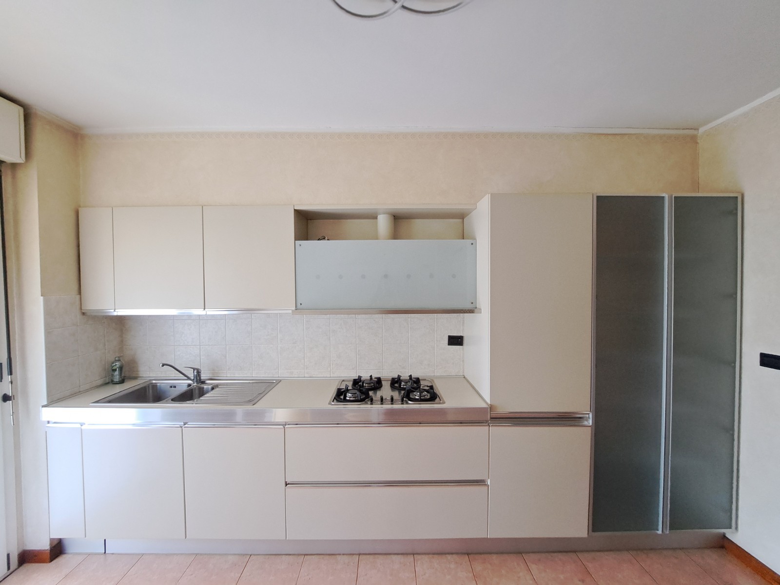 Cucina beige completa usata, ben tenuta