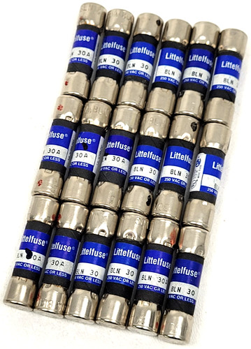 Lot of 18 - BLN30 Littelfuse 30 Amp Fuse - Next Day Option