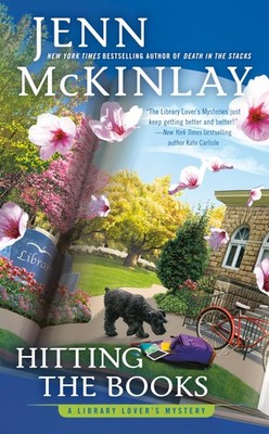 Hitting the Books (A Library Lover's Mystery)