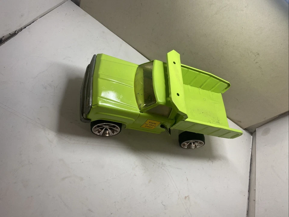 Camión de volteo de alta vía Tonka Dodge Power Wagon con arado de repollo (37) Foto 2 de 4