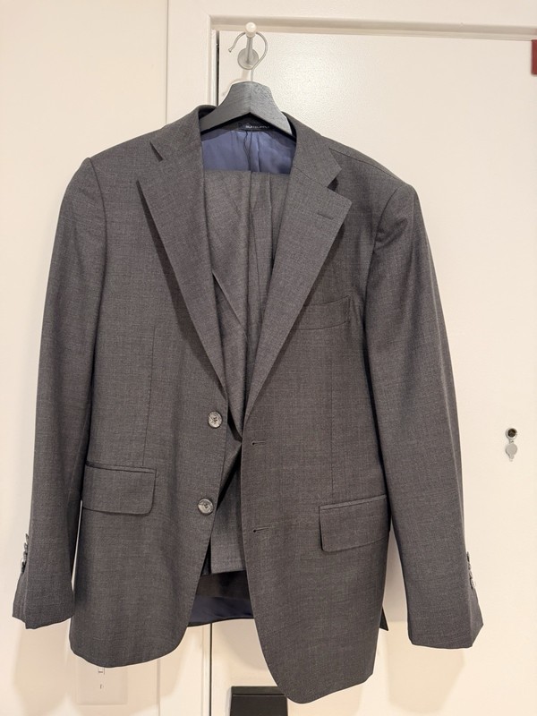 Suitsupply Men's Gray Suit 40S