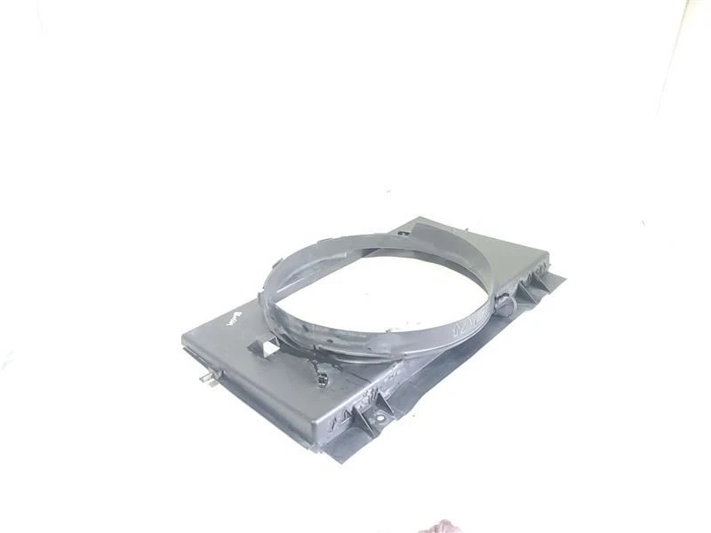 Cubierta del ventilador del radiador OEM 2003 2004 2005 2006 2007 OEM Hummer H2 Foto 3 de 4