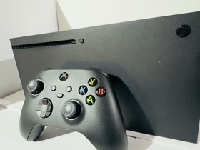 Microsoft Xbox Series X 1TB Console Gaming System Carbon Black, Elite Controller