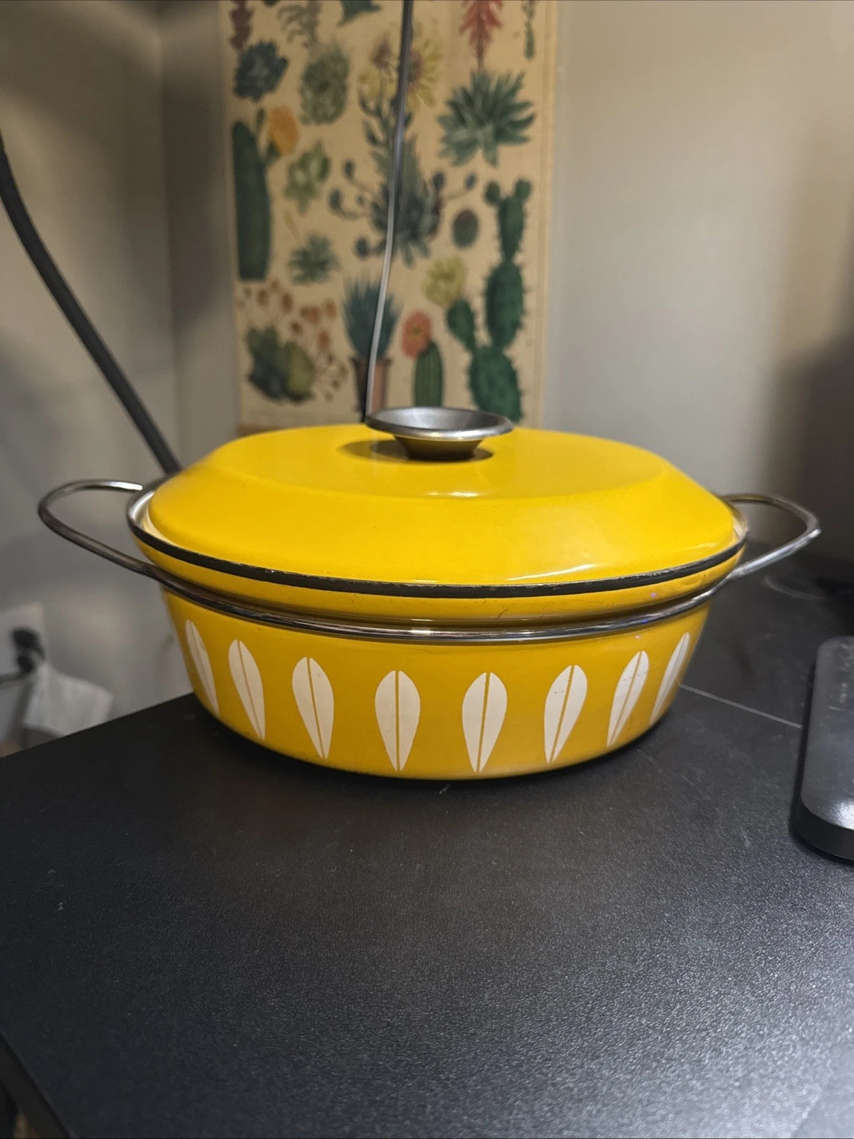 Vintage MCM Catherineholm 10.5 In. Dutch Oven ~ Yellow Lotus w/Lift Handle
