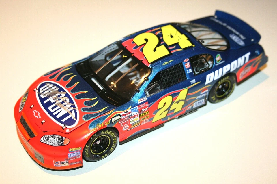 1/24 CHEVROLET MONTE CARLO J. GORDON 2003 AUTOGRAPHED WIN RACED NASCAR ACTION - Immagine 3 di 3