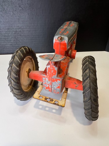 Vintage 1950s Toy Tru Scale RED Tractor 8", Damaged/Missing Parts - Picture 7 of 11