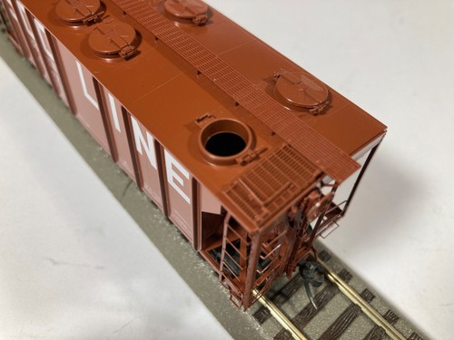 KADEE HO - 8010 - PS2 Covered 2 Bay Hopper - SOO Line - As New - Picture 10 of 10