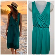 Old Navy Small Halter Deep V Dress Flirty Beachy Keyhole Back Vacation Ready 