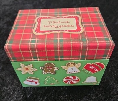 Vintage Hallmark Christmas Themed Recipe Box  ''Filled With Holiday Goodies''