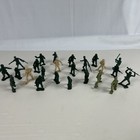 Lot Of 24 Vintage Assorted Plastic Green Tan Army Men Toy Soldier Unmarked Mix — photo 1