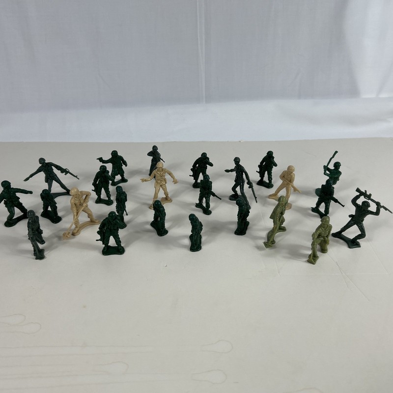 Lot Of 24 Vintage Assorted Plastic Green Tan Army Men Toy Soldier Unmarked Mix