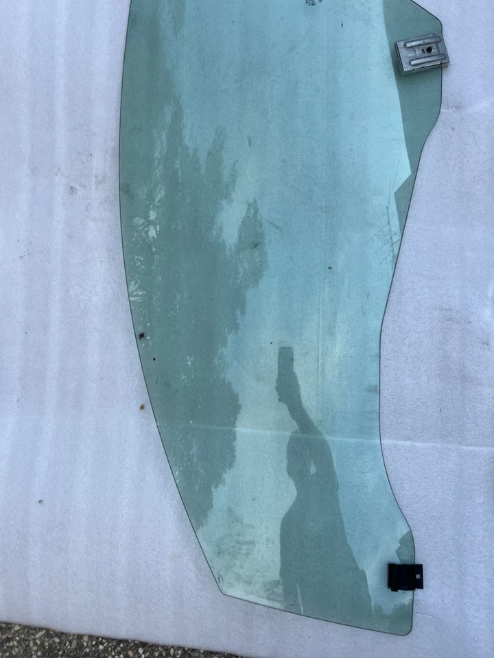 08-13 Volvo C70 T5 Convertible 2.5 Front Driver Left Door Glass Foto 2 de 4