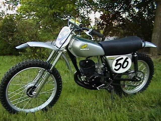 1974-75 Honda CR 125 CR125 Elsinore Seat #21 2899 1974-75 Honda CR 125 CR125 Elsinore Seat #21 2899