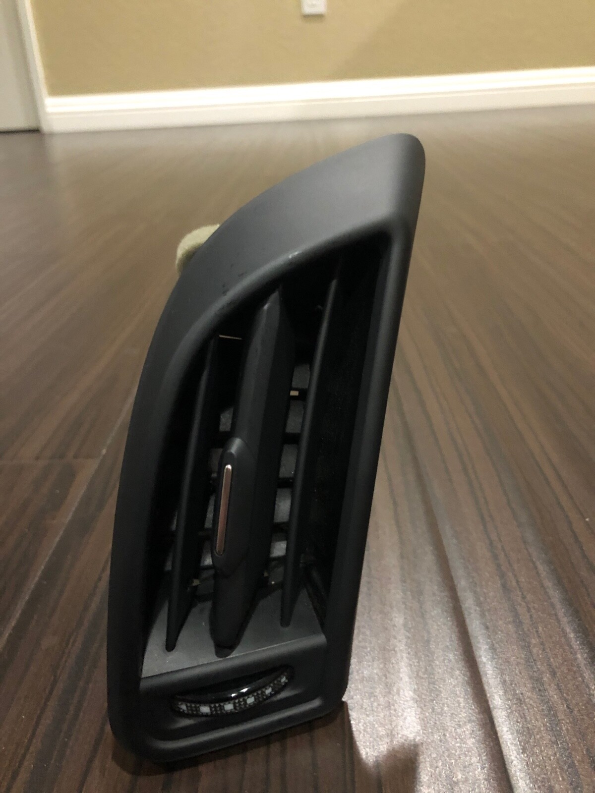2017 Audi R8 driver side door Dash Air Vent 