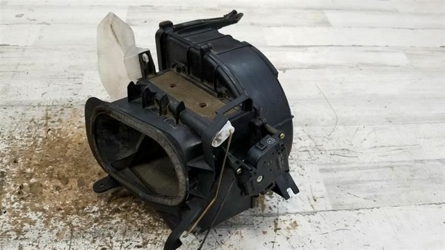 2000-2006 Toyota Tundra Blower Fan Motor With Housing OEM 165671 for