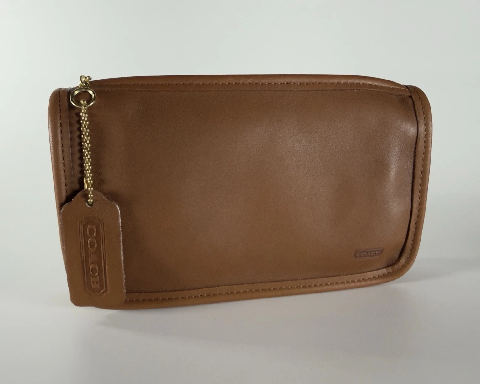 Vintage Coach Chunky Case 7165 British Tan Leather Pouch Hang Tag USA Era
Opens in a new window or t