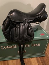 Sue Carson Black Jump Saddle 17.5” Medium/Wide Tree With Flair Air Flocking, bla