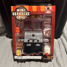 TEENY TINIES MINI PLAY SET MINI BARBEQUE GRILL 19 PIECE SET