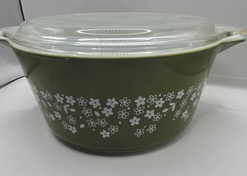 Vtg PYREX Crazy Daisy Spring Blossom Casserole Dish Green 474 B 1.5 Qt With Lid